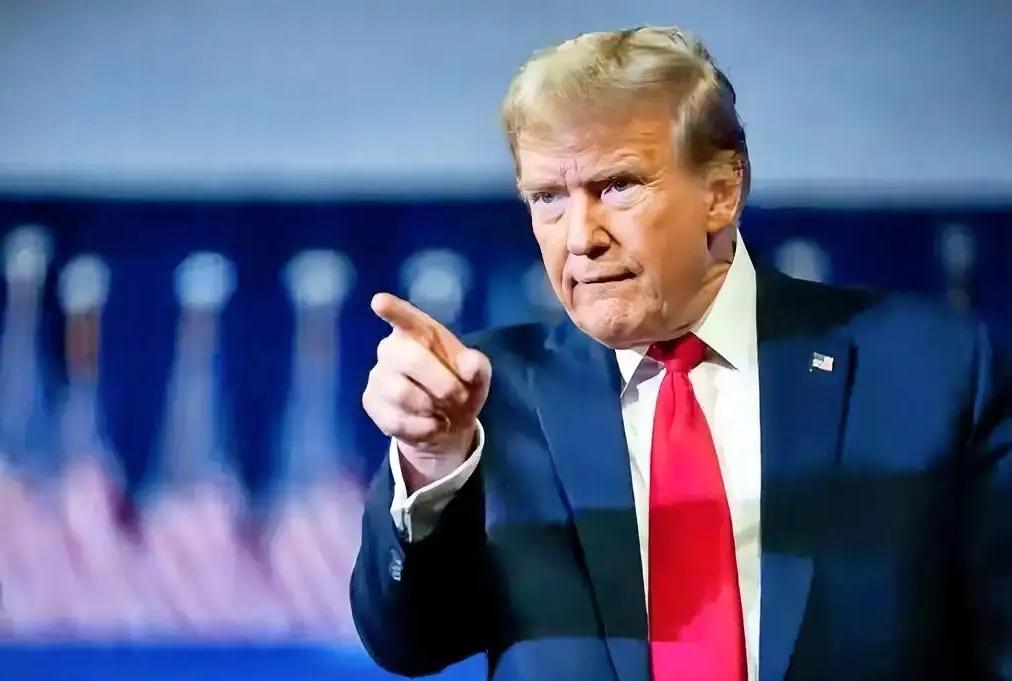 特朗普做出重大妥协，美国土安全部长被解职。

当地时间3月5日，据央视新闻消息，