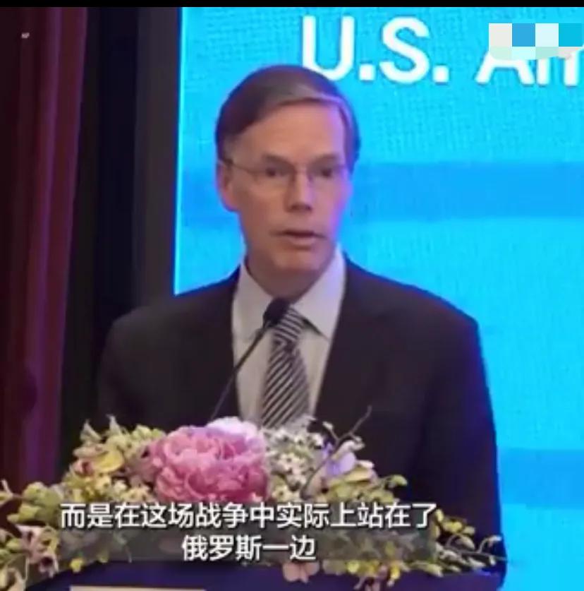 美国驻中国大使伯恩斯昨天（6月26日）批评中国在乌克兰战争中站在俄罗斯一边，他说