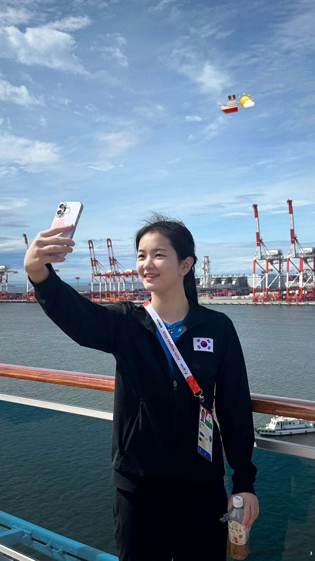金娜英在游轮上自拍🚢🌤️ ​​​