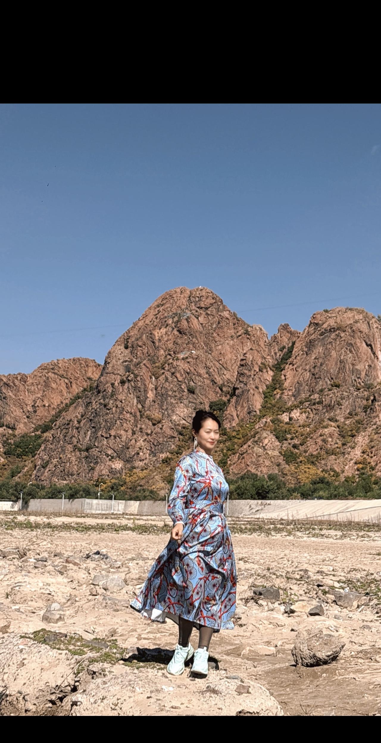 学会一笑置之，超然待之，懂得隐忍，懂得原谅，让自己在宽容中壮大。不要因为太过在意