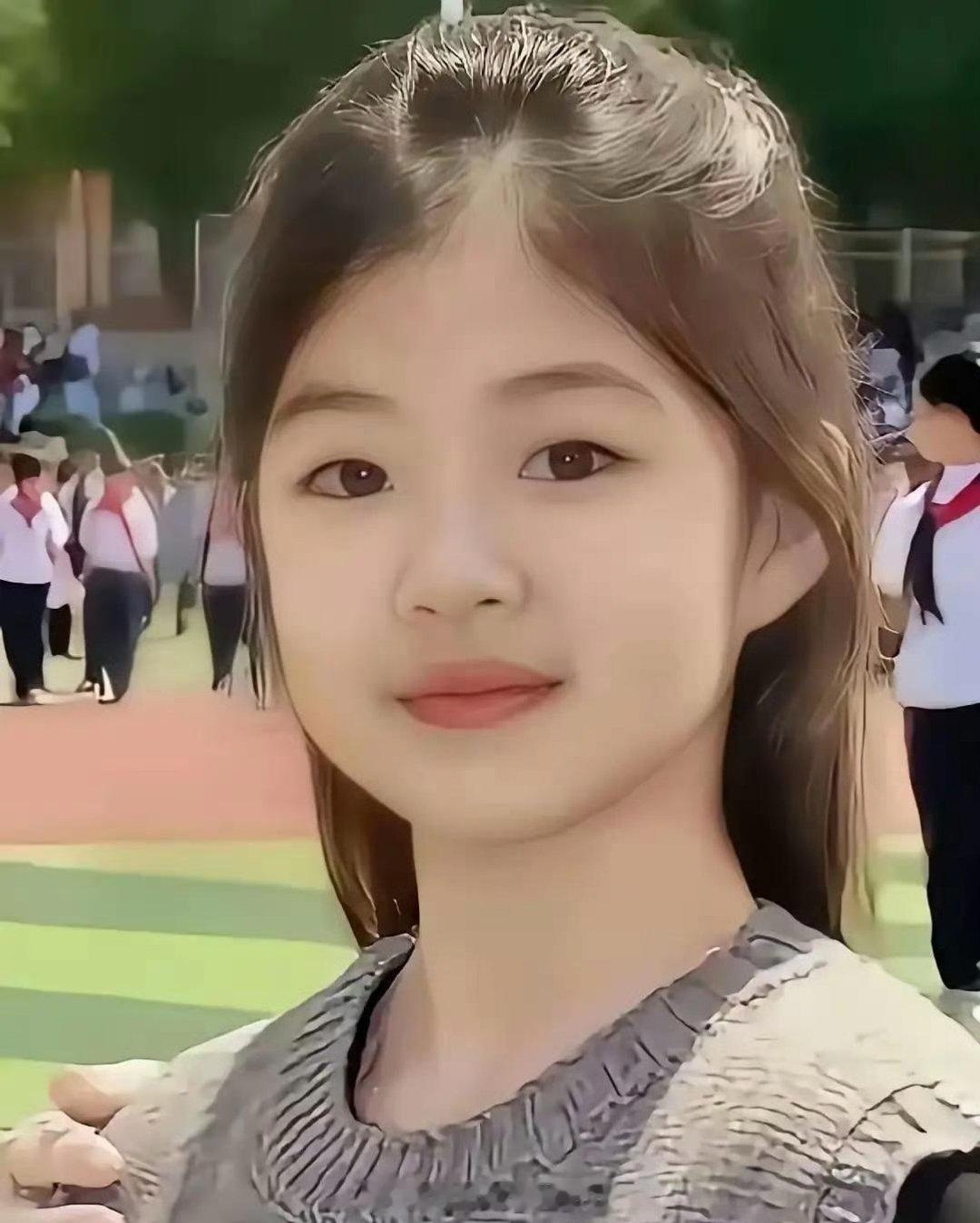 章子怡的女儿醒醒已经十岁了，长得好漂亮 