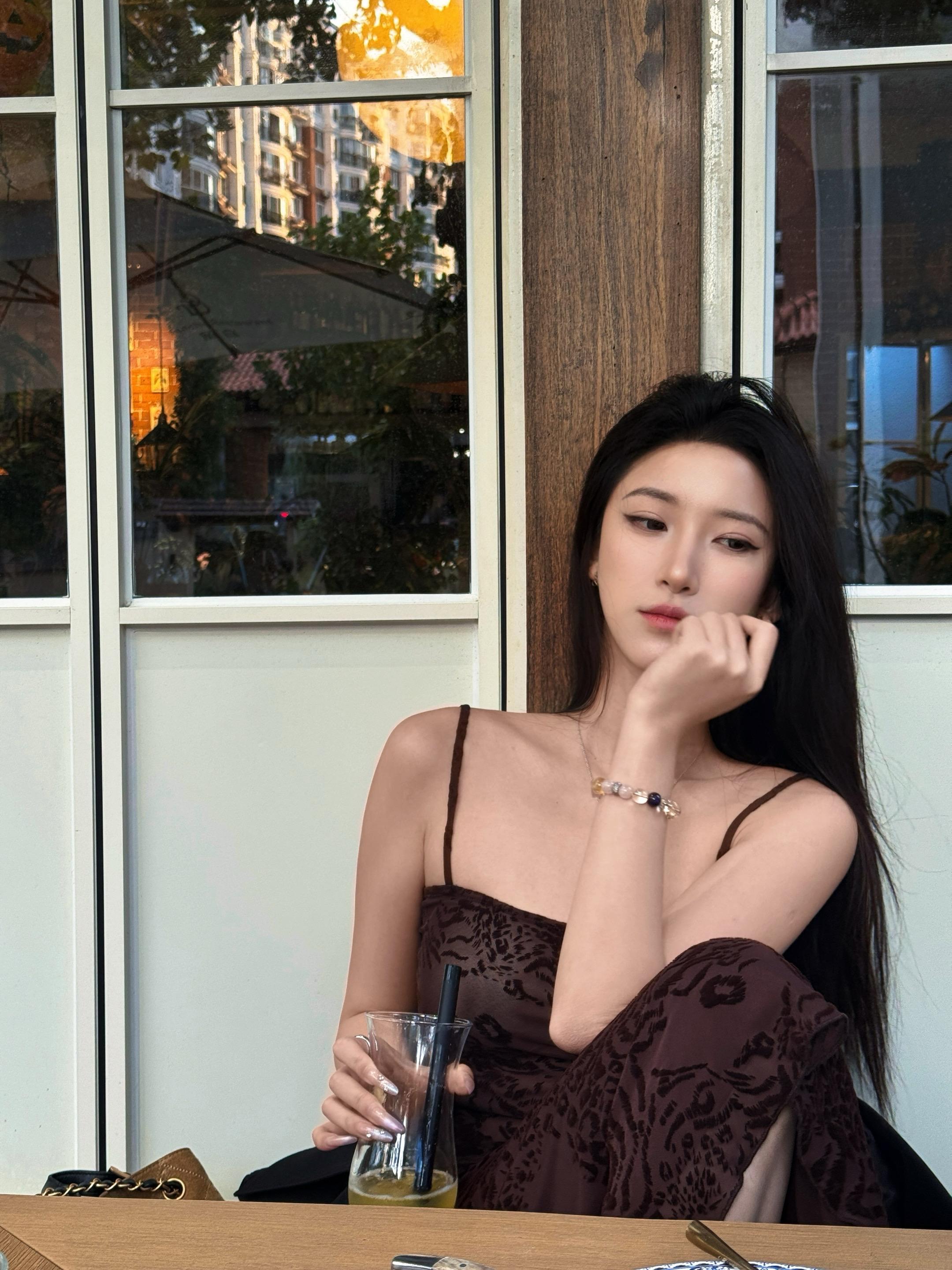 见面吧 有个问题想吻你。
