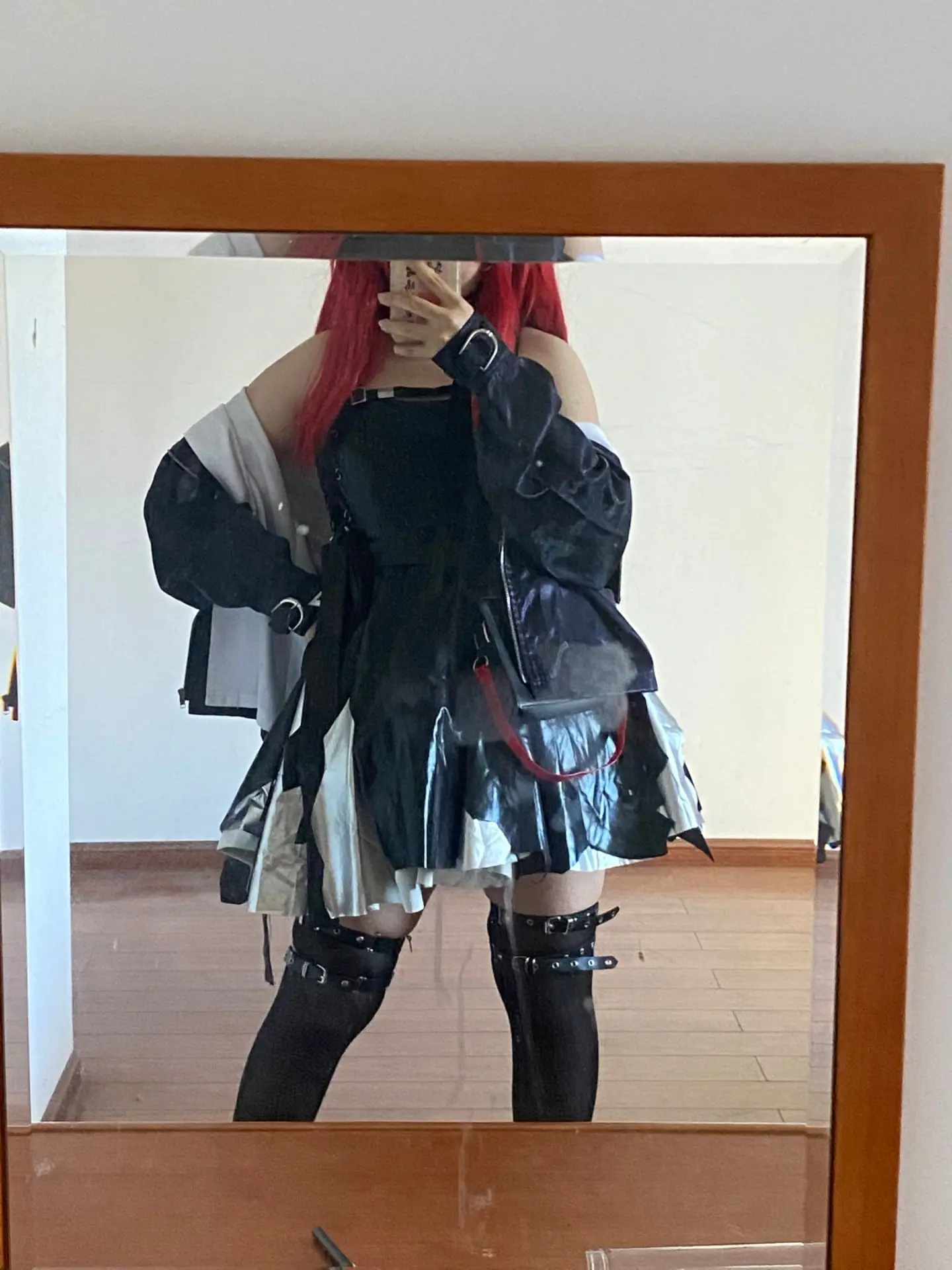 上早八不打开声音的宝宝们有福了。这是当时玩过一次粥的时候出的cos 但...