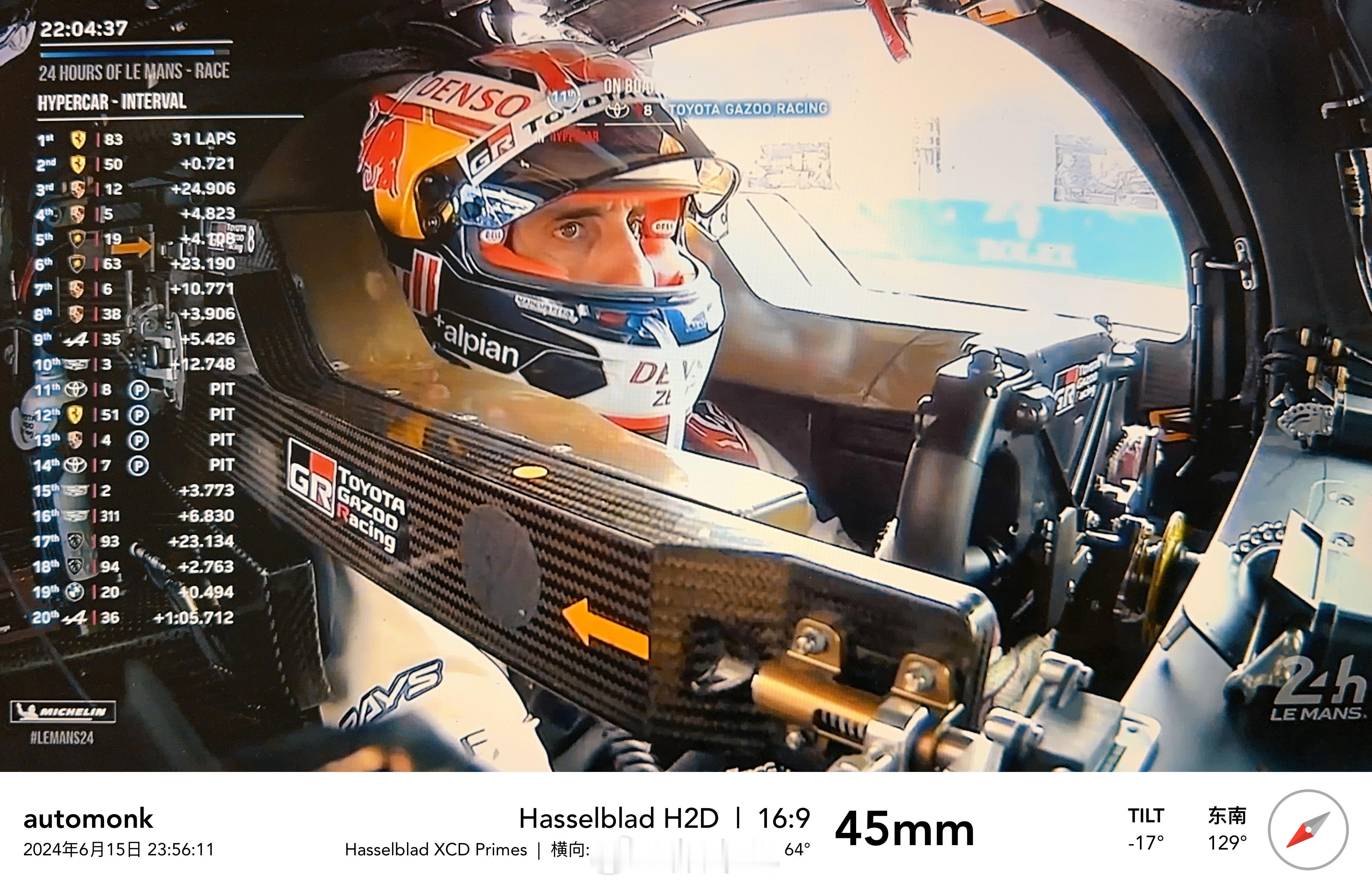 刚刚进站更换雨胎的车队，此刻再次进站更换干胎，这时间损失惨重，对于天气的判断，运