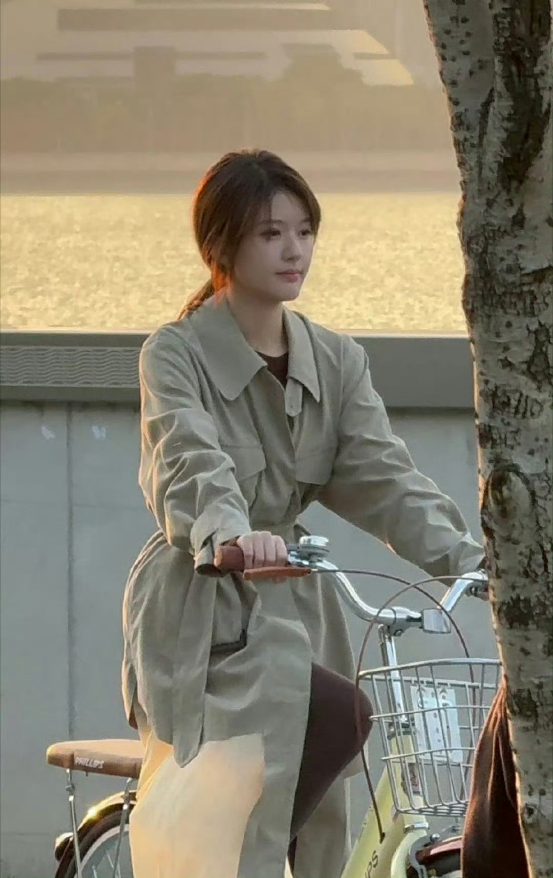 赵露思粉丝对恋人这部剧现在是啥态度，这是去年今日的路透，真的蛮有氛围感