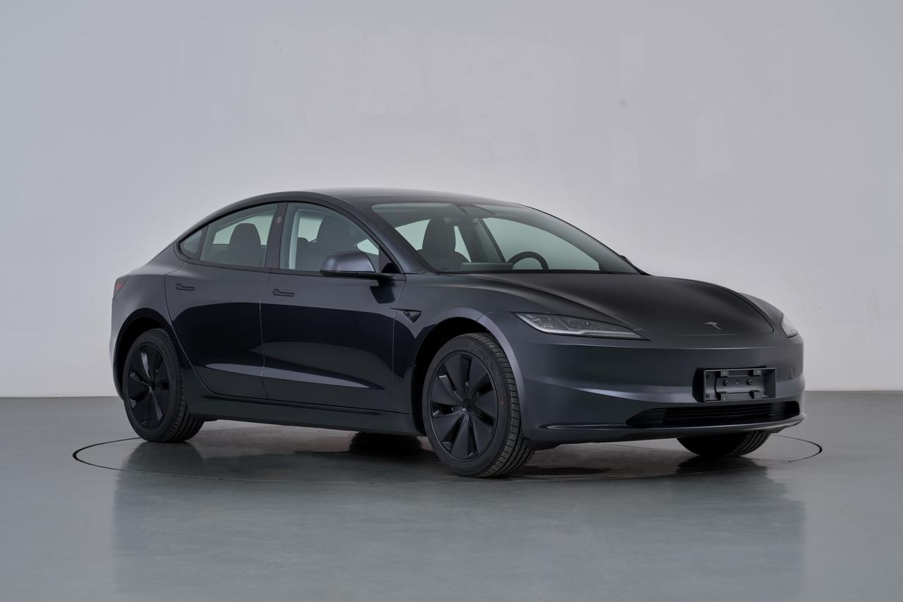 特斯拉 Model 3 后驱长续航版现身工信部申报目录！
这可是在美国已经上市的