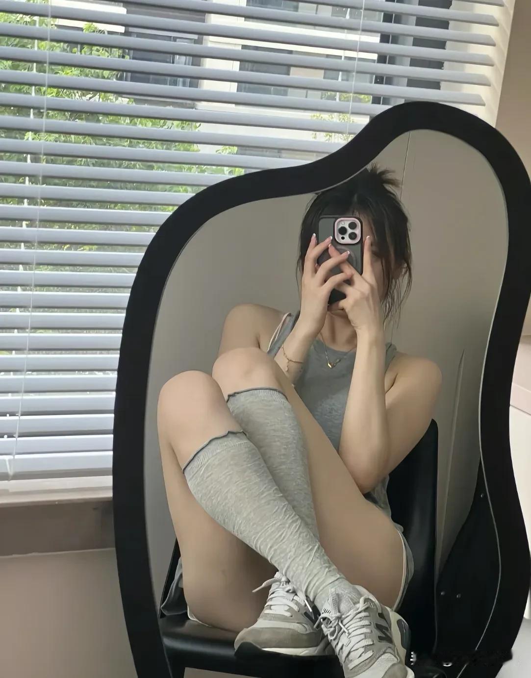 时间不会回头  我也只珍惜当下所拥有的