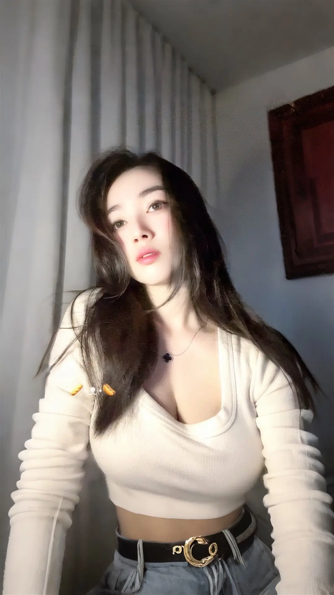 AI扩图 独闯江湖的小女子