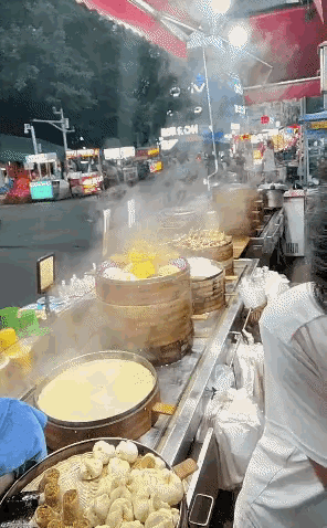 看你还那么懒不煮早饭不？[笑哭]