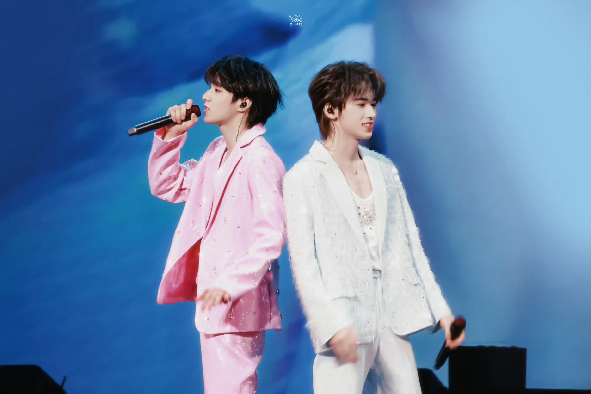 文轩 🐺文轩 爱永不落幕 🐟文轩 一起长大的约定 “你是来看我做饭的还是来看