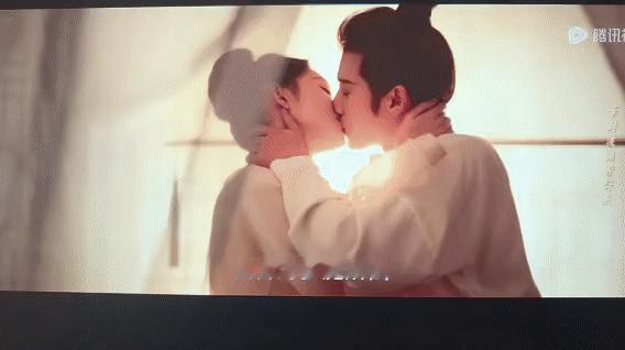 九重紫 有没有这段亲亲的花絮啊！太想看了 