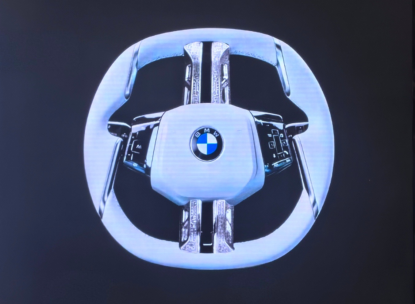 镶银边的全新iX3方向盘升级改装件，我觉得很适合我啊。建议量产！宝马新世代ix3