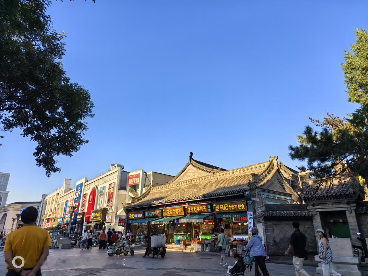 打卡呼和浩特大召，人来人往！