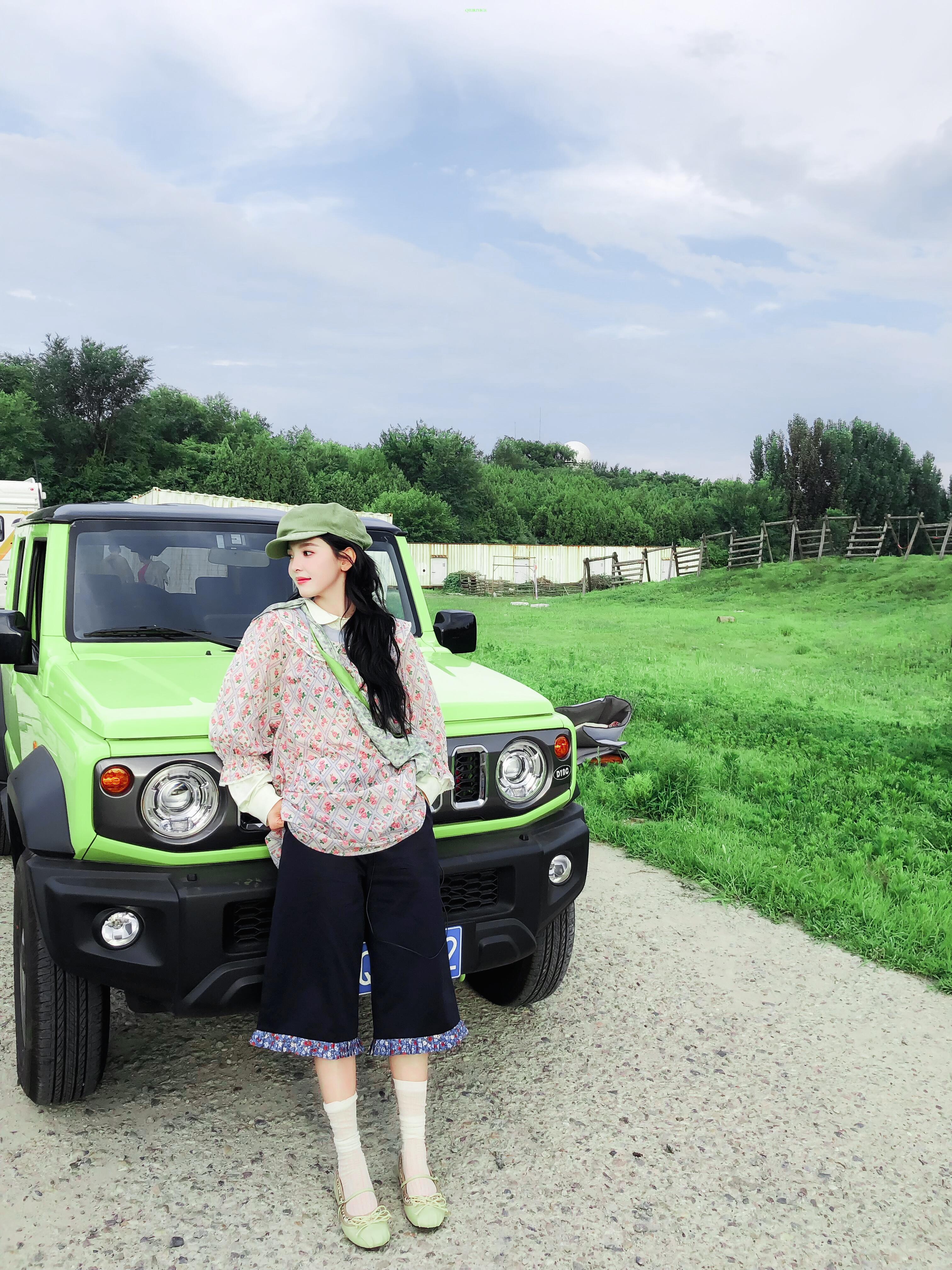 章若楠唱歌都不用给李荣浩版权费 章若楠唱歌连李荣浩都要跪求别给版权费吧哈哈哈这音