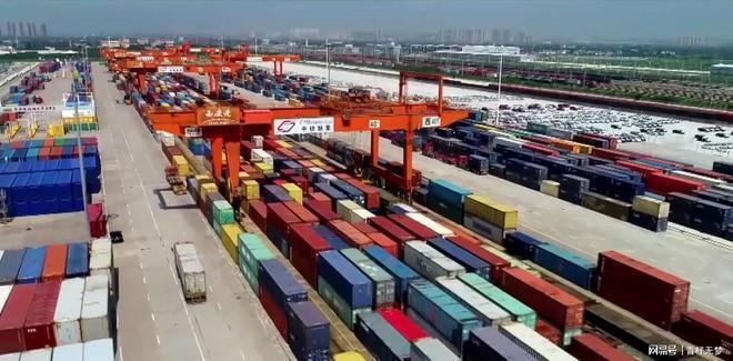 美方二度发警告封堵中国船只 中东增兵施压中方强硬回击
 
4月15日美方接连出手