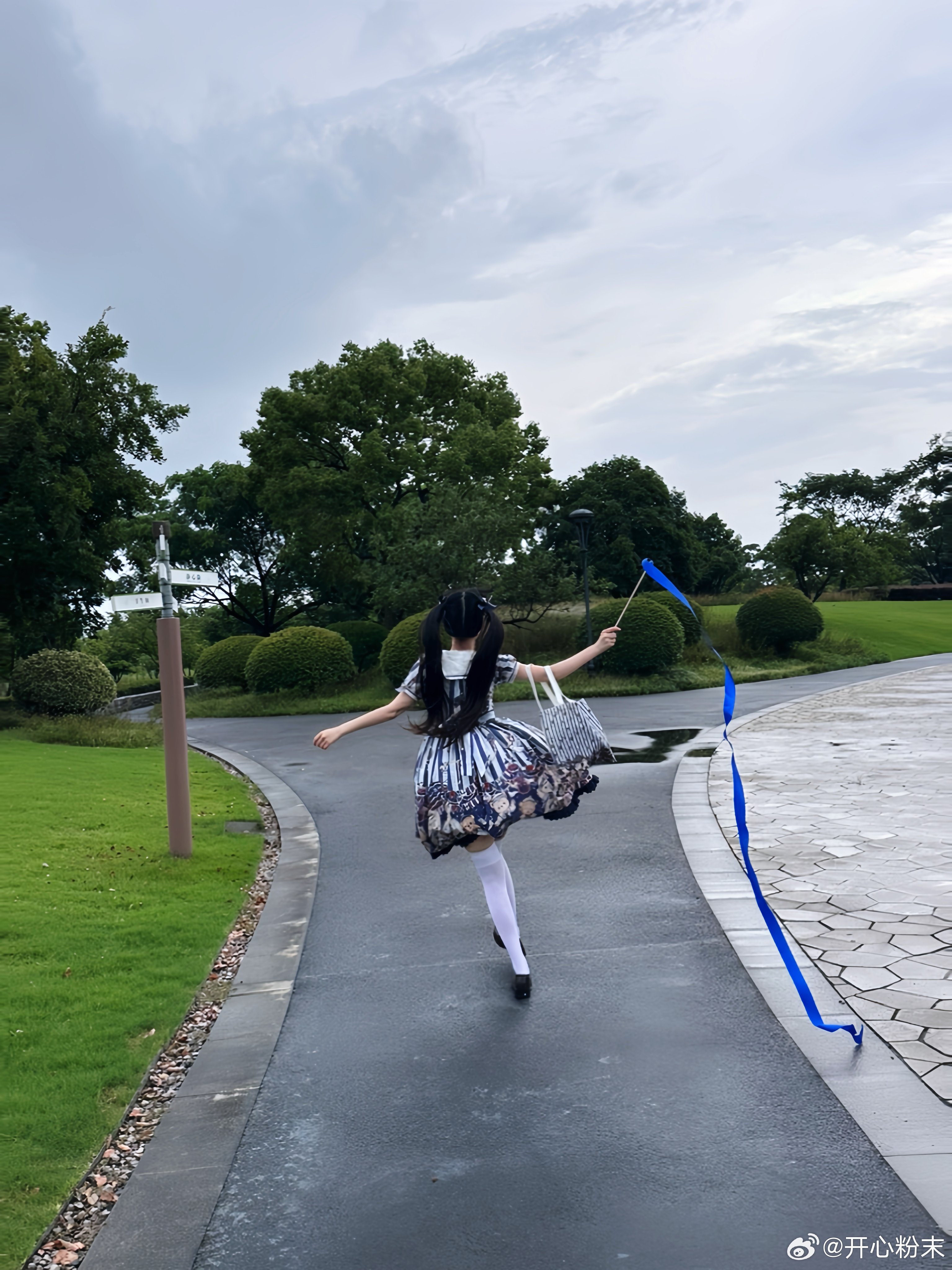 🌧️小雨蒙蒙 我也萌萌 