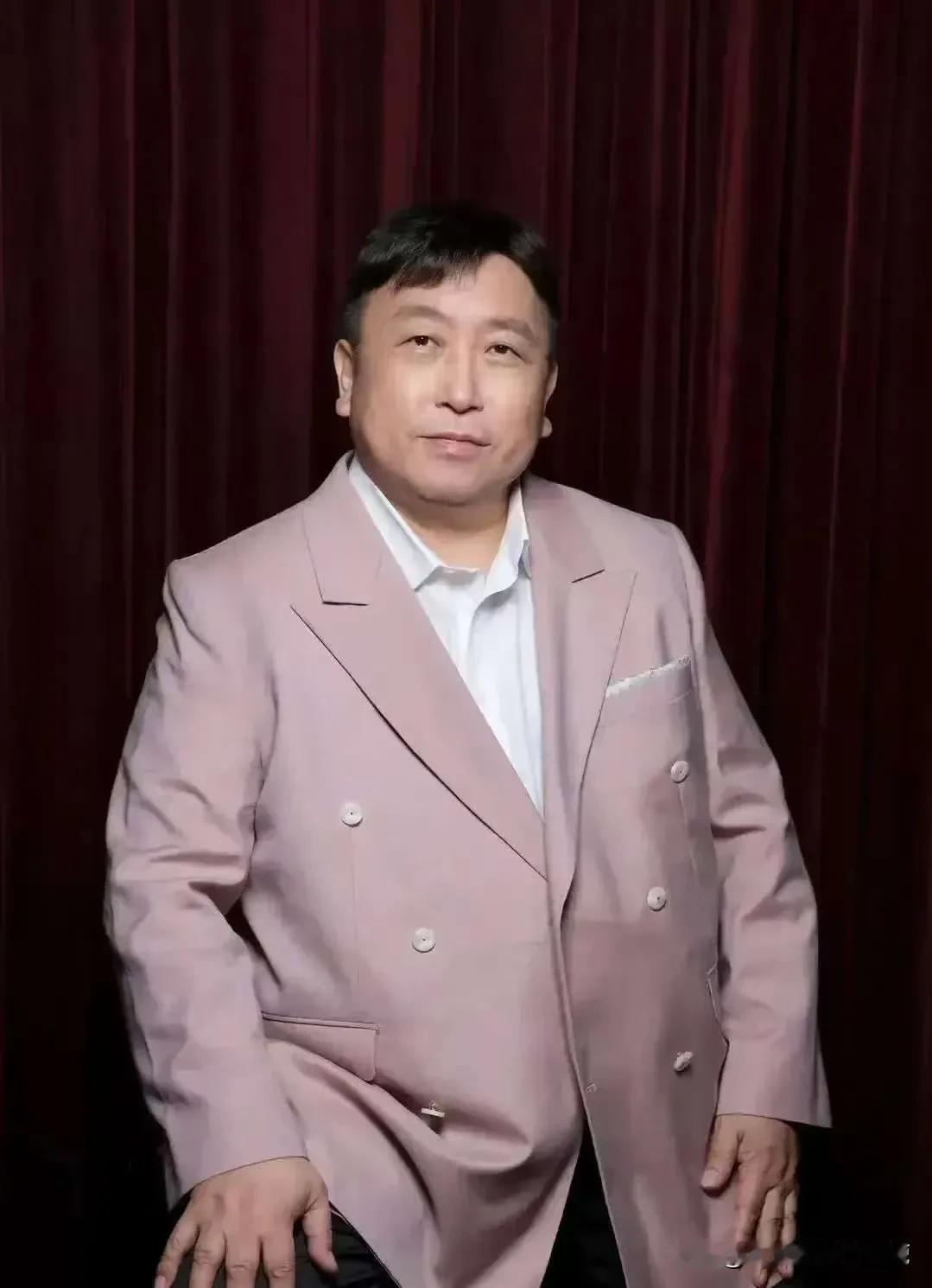 王晶说的有段话很有意思。

有网友说古天乐将心血都投放在香港电影上了，至今未婚未