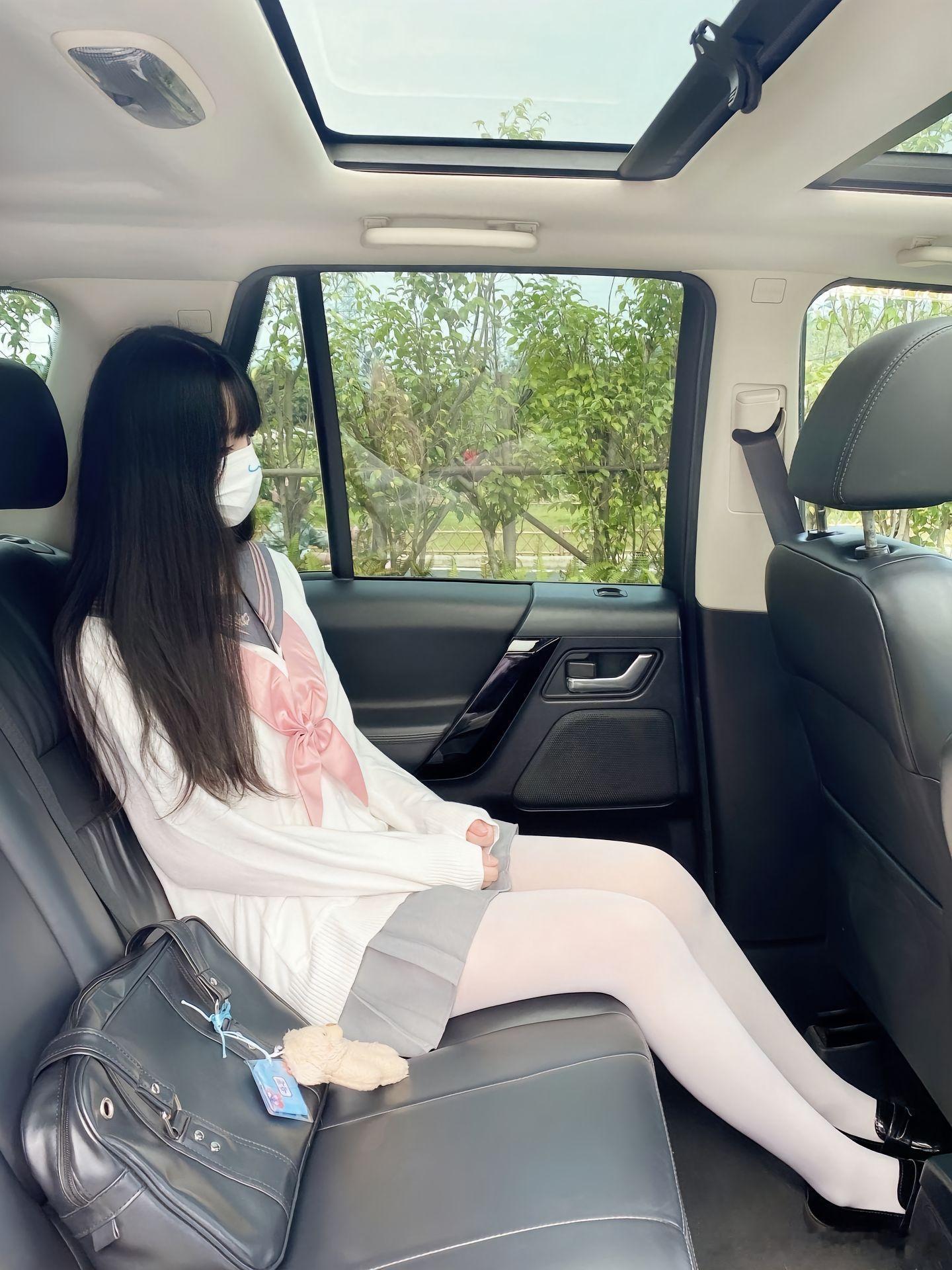 白丝配jk ​​​
