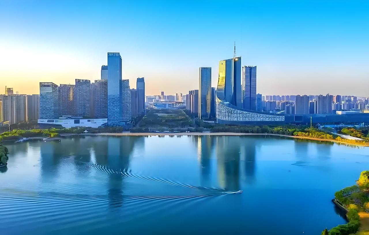 合肥四县居民养老，肥西就一定待遇更高？算完真实到手金额，我发现差距没那么简单！