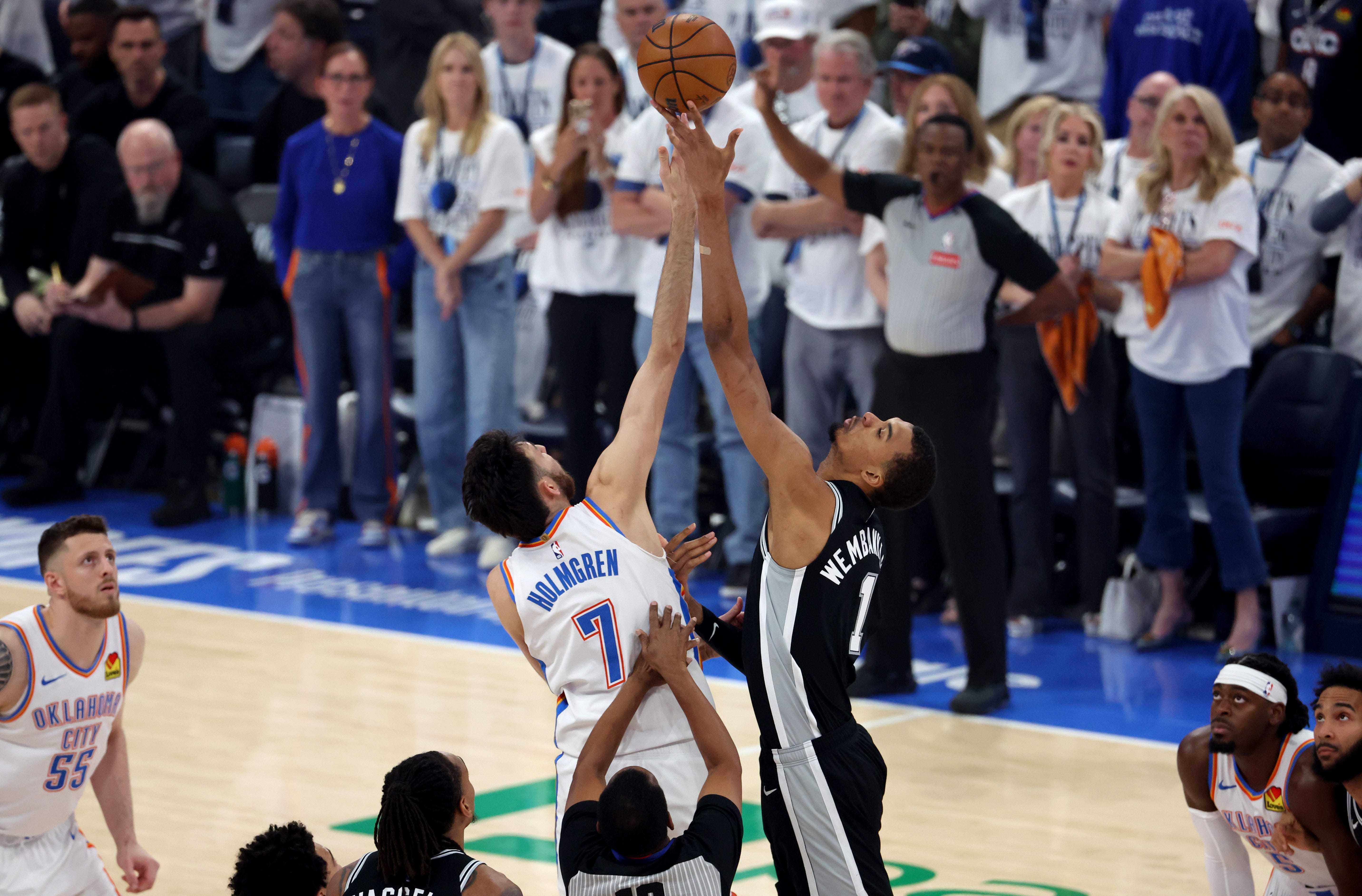 明天的比赛将是NBA历史上第二次出现两支常规赛胜率都超过75%的球队在抢七大战中