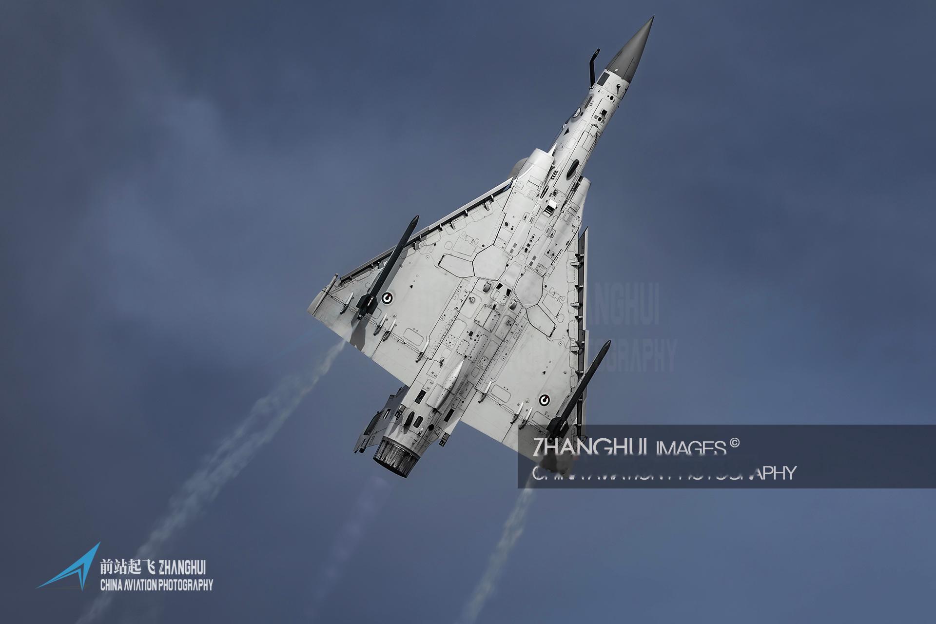 我现在发现 珠海航展飞机转场并不早，毕竟2月的航展有飞机现在就已经完成转场了