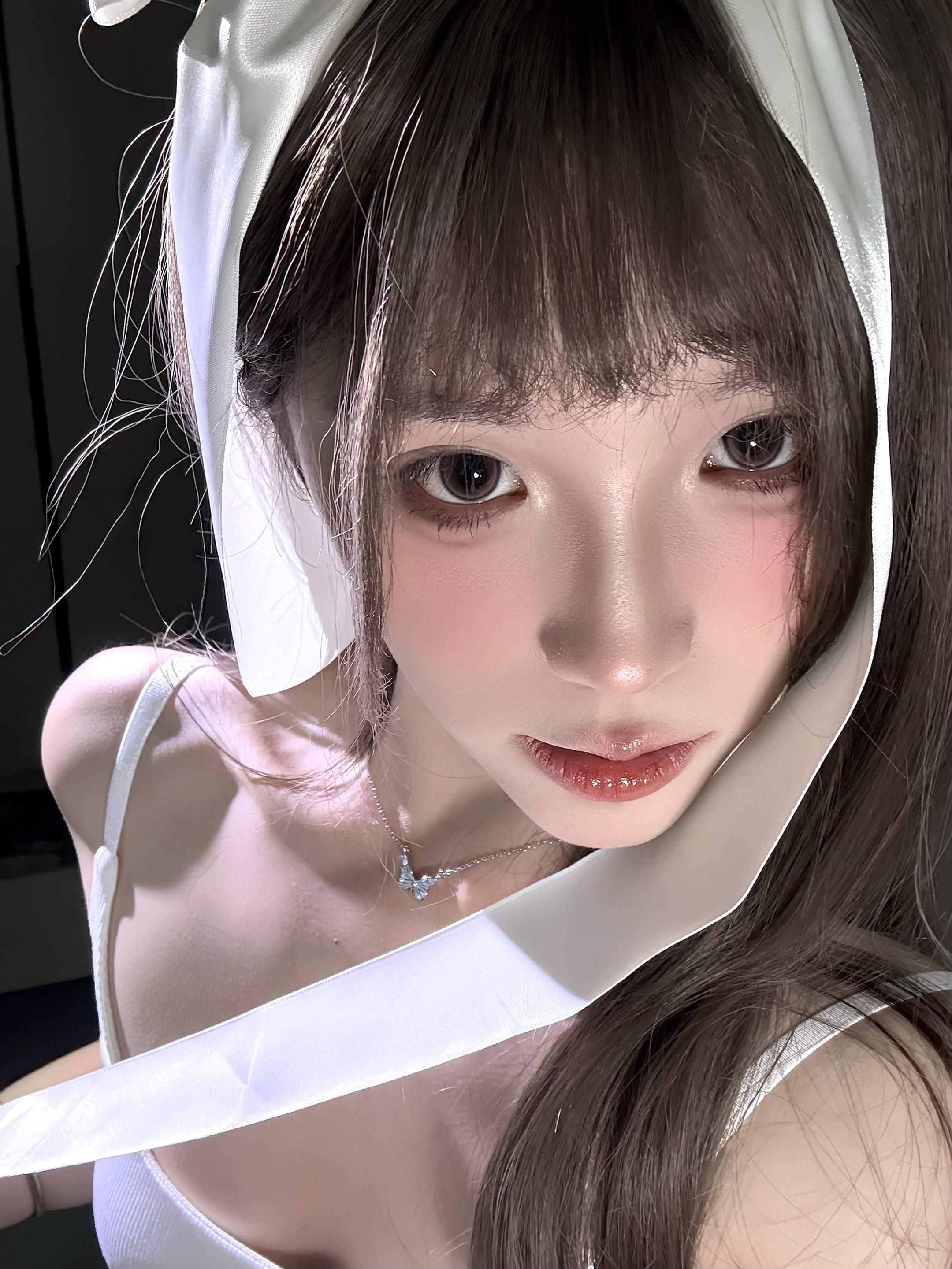 化了一个韩韩的妆。