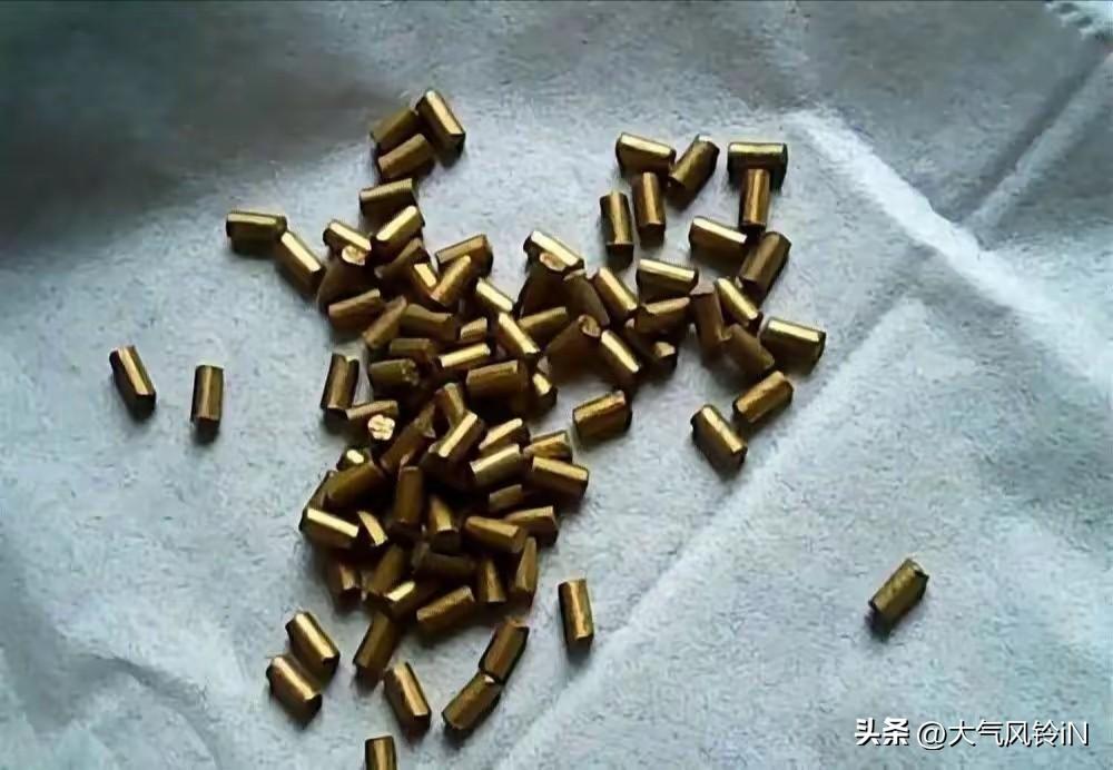 这个东西有认识的吗？今天在老桌子的抽屉里瞎翻腾，捣鼓出来一包这玩意，回想起来也有
