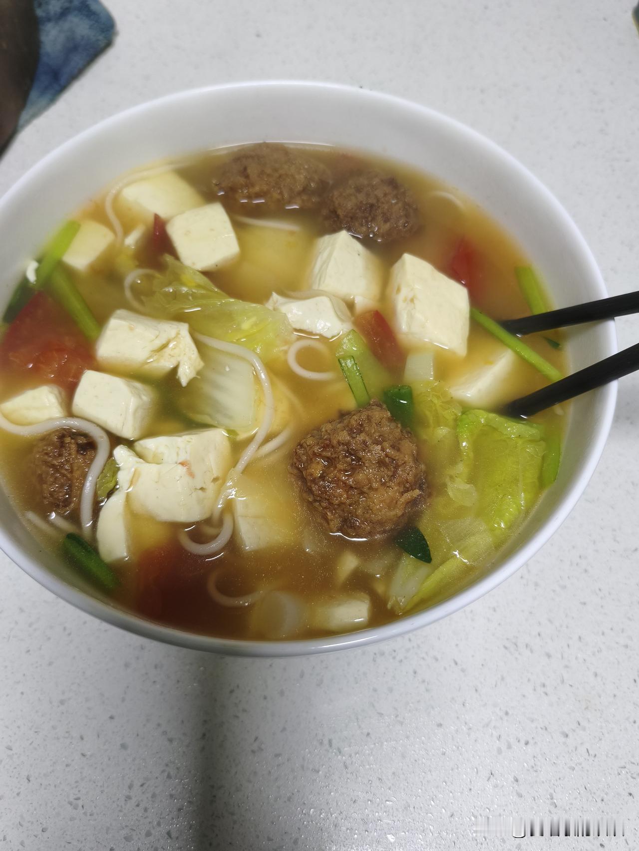 我是乌鲁木齐人，73年属牛的，今年53岁。

第一次听说洗牙还要预约。

昨天下