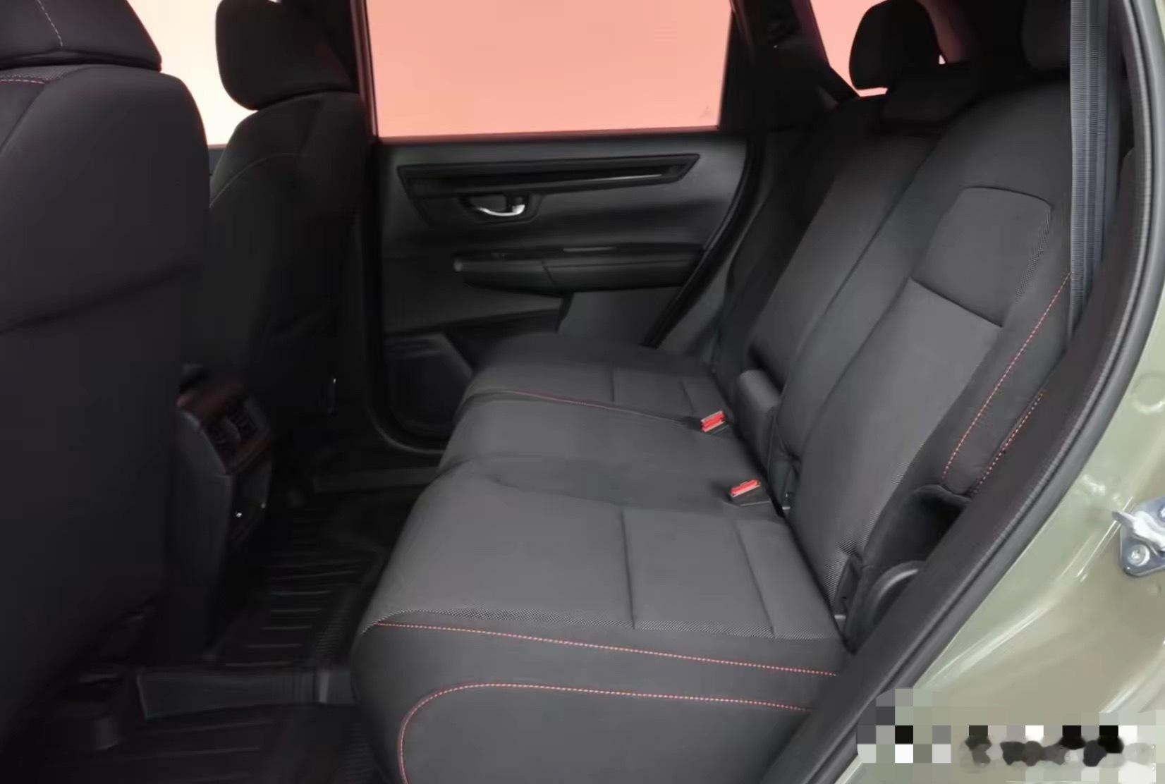 汽车[超话]  2026款本田CR-V TrailSport实车亮相，装备有越野