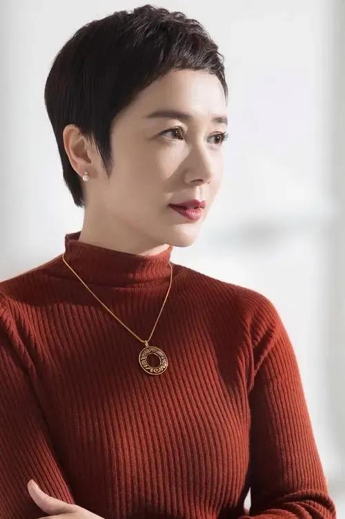 演员蒋雯丽一开始竟然是自来水厂的工人，对演戏一窍不通。

蒋雯丽说自己毕业后被分