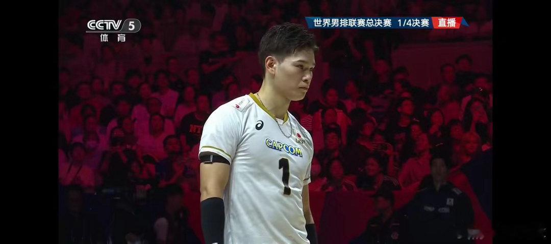 中国男排在世联赛1/4决赛对阵日本队的比赛里，首局以25:23获胜，着实给大家带