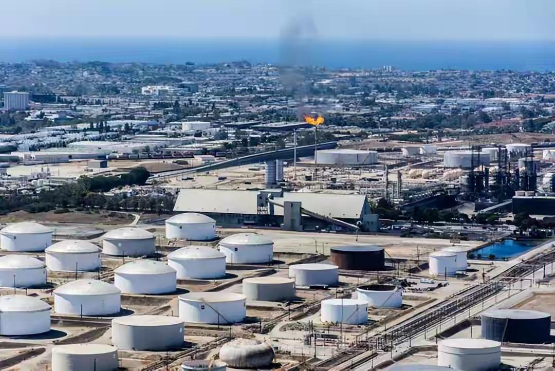 姜还是老的辣，正当伊朗关闭霍尔木兹海峡让全球陷入能源恐慌之时，普京在3月4日突然