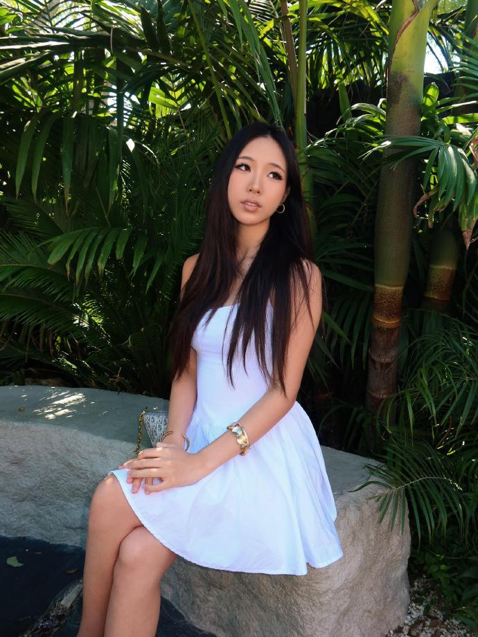 小s大女儿晒海边辣照小s大女儿晒比基尼辣照 Elly这组海边照片太出彩，自在洒脱