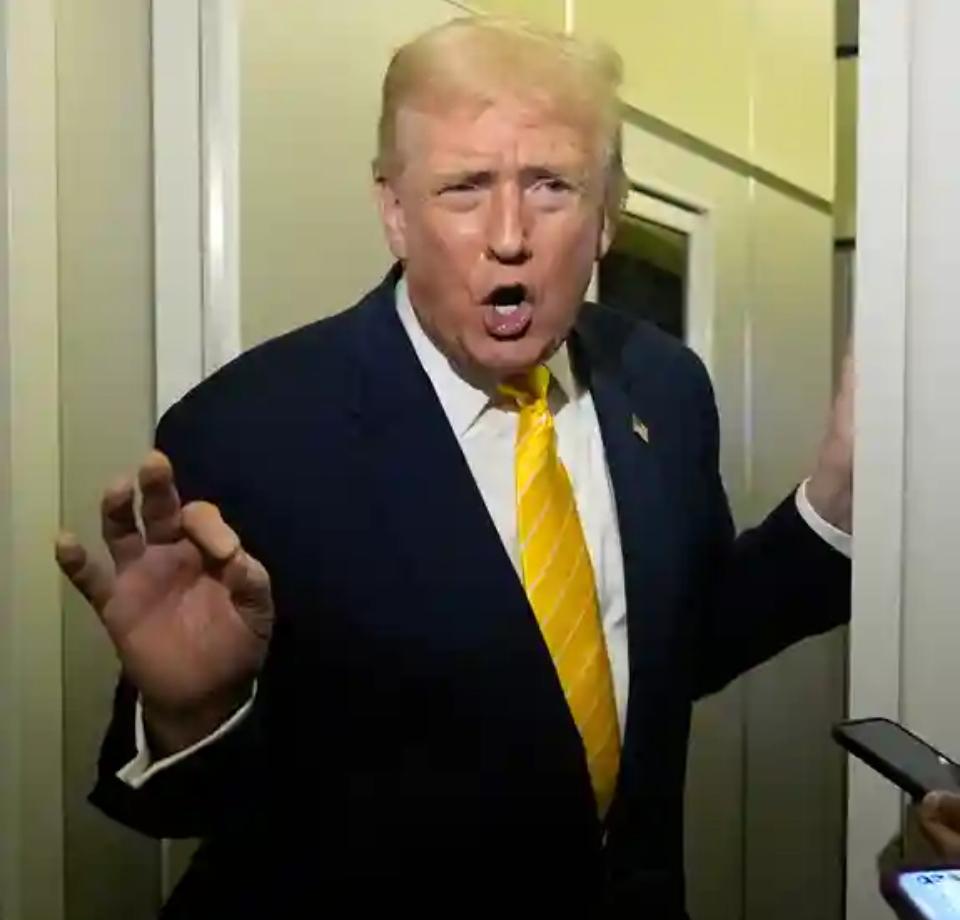 特朗普呼吁共和党人投票支持公开爱泼斯坦文件
    美国总统特朗普表示，他支持公