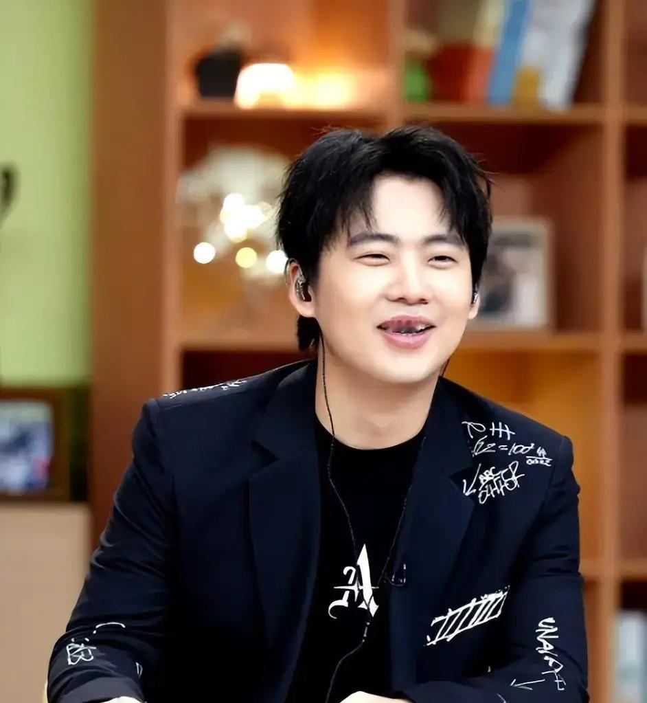 最近相声界可热闹了，郭德纲的德云社刚在11月底北京北展剧场来场专场，搭档于谦说了