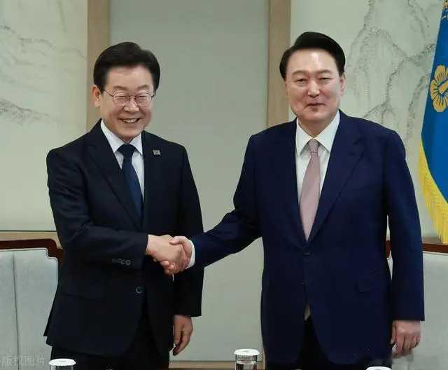 尹锡悦将在牢房过年顿顿都有泡菜 尹锡悦拘押期限将至，金龙显承担所有罪责，局势或将