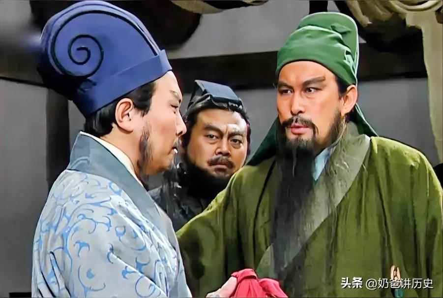 有人问了个特别搞笑问题，为啥关羽每次遇到曹操都称呼他“丞相”，却从没有这么称呼诸