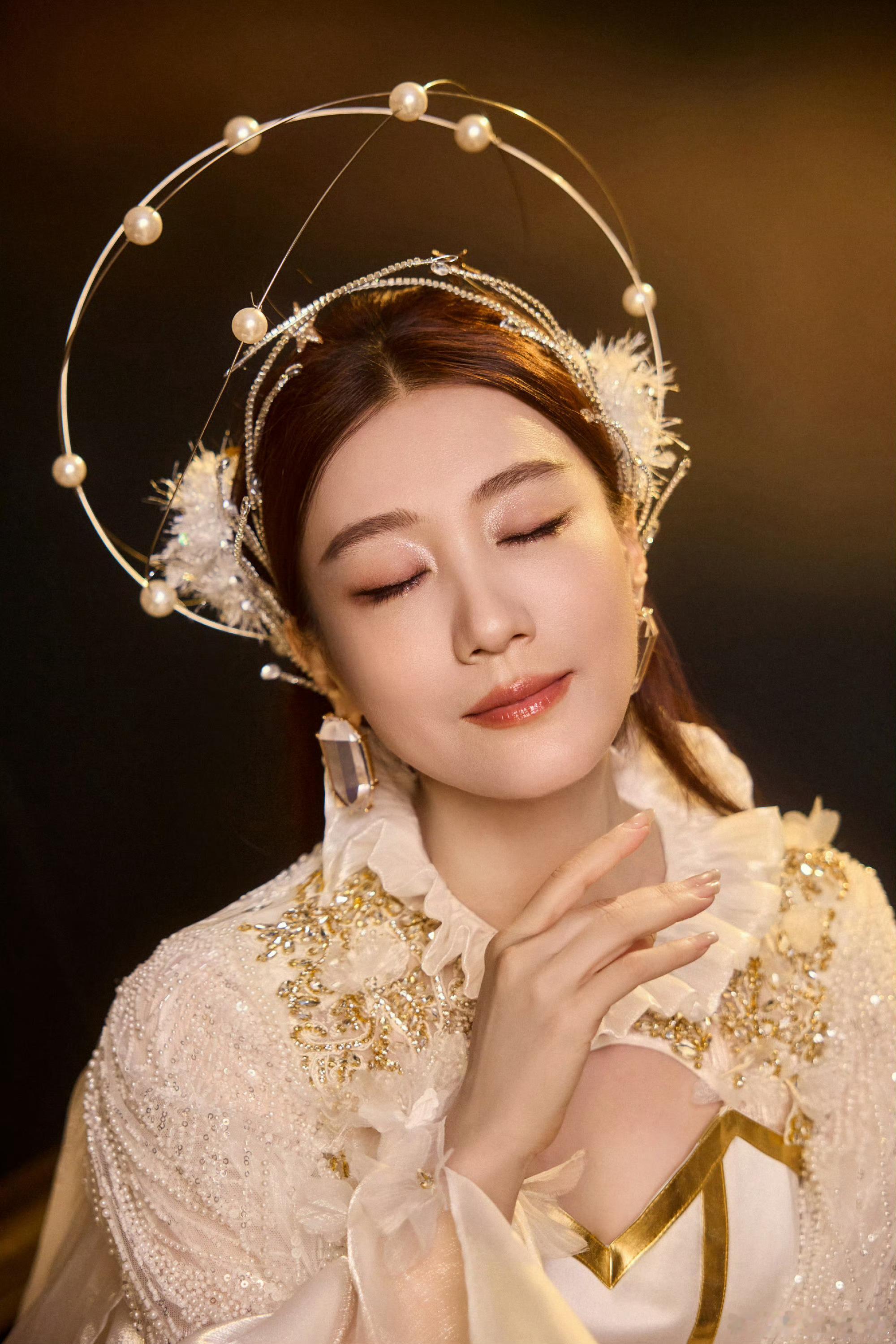 谭晶8月29惊喜直播 狠狠期待这场直播！谭晶做客冠珠东方美学生活馆，畅谈美学空间