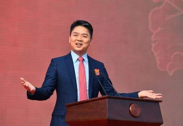 当年，京东快递员金宜财提出离职，刘强东劝他说:“你听我的，干满5年要是买不了一套