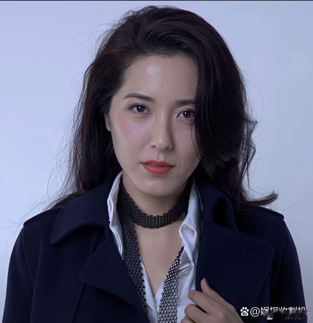 曾黎原生镜头写真合集，无过度磨皮，骨相优越，把中年女性的大气风骨尽数展现 ​​​