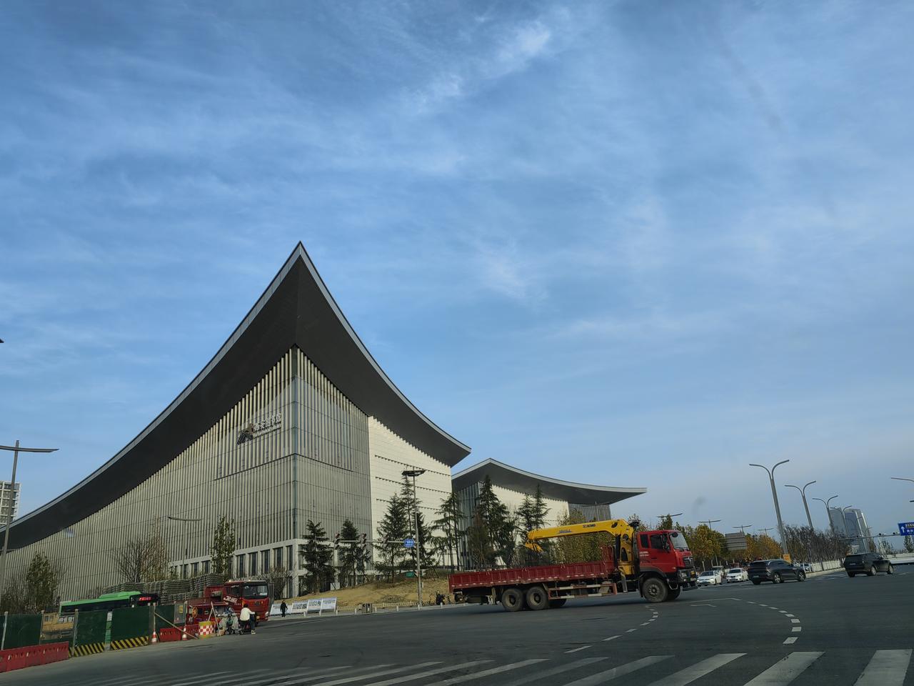 冬至，福至
白昼渐长，好运渐长，
冬来万物伏，唯愿君安福！