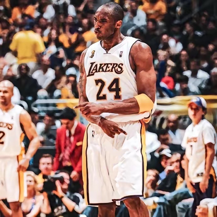 学着主宰自己的生活；即使孑然一身，也不算一个太坏的局面。不自怜、不自卑、不怨叹，