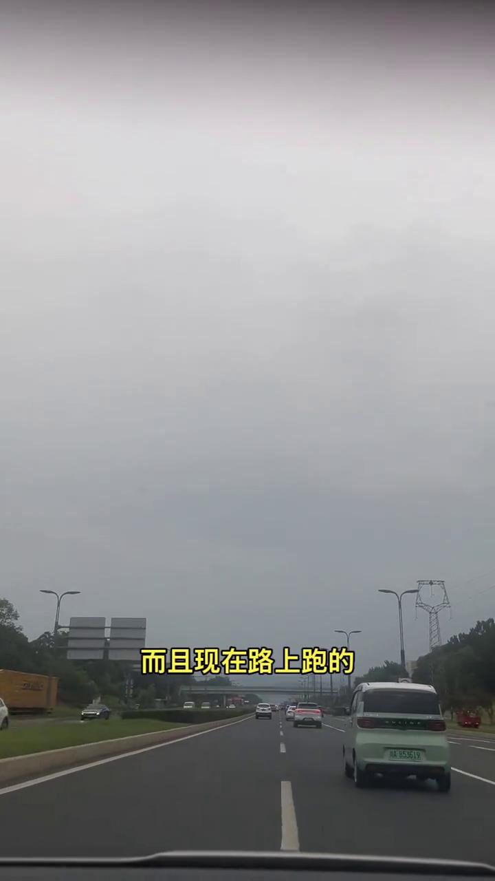 不要说手动车的操纵感很好，手动车都是被淘汰的东西，哪有什么操纵感，又不是去开拖拉