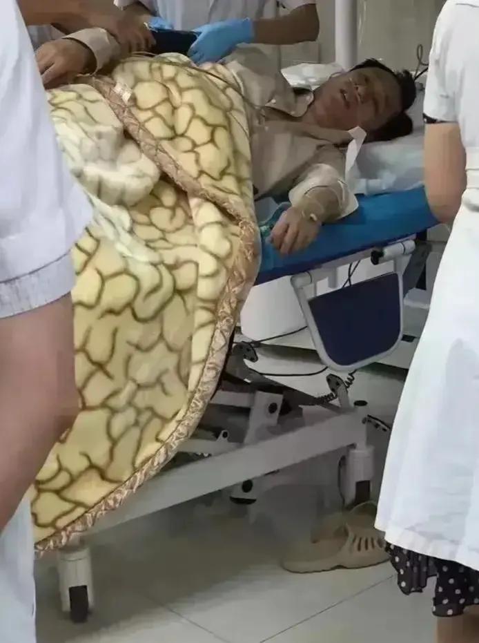 许家印不会就这样抱病走了吧？要真是这样，那就太便宜他了。