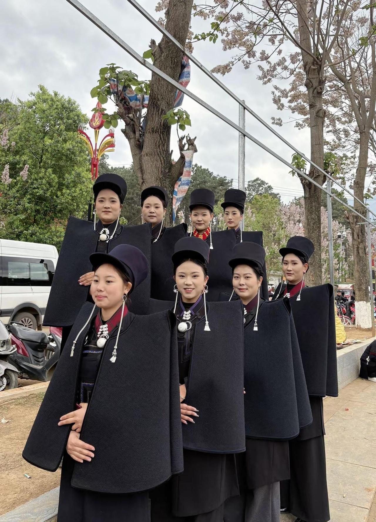 后来在这座小县城和志趣相同的姐妹参加葬礼之后 就会明白 门要当 户要对的意义、