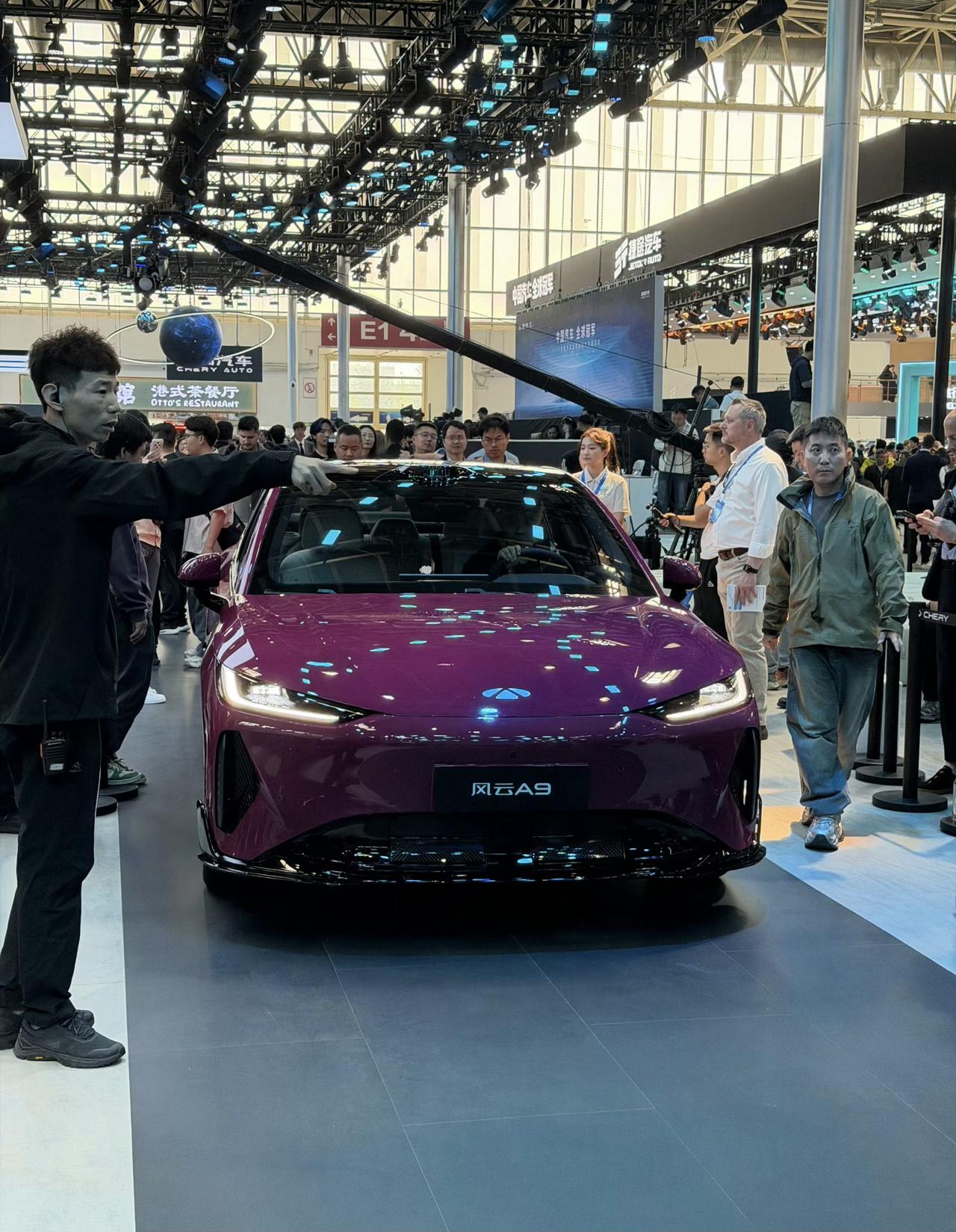 2026北京车展，奇瑞带来了三台很有意思的车。
第一台，风云A9，定位是轿跑，比