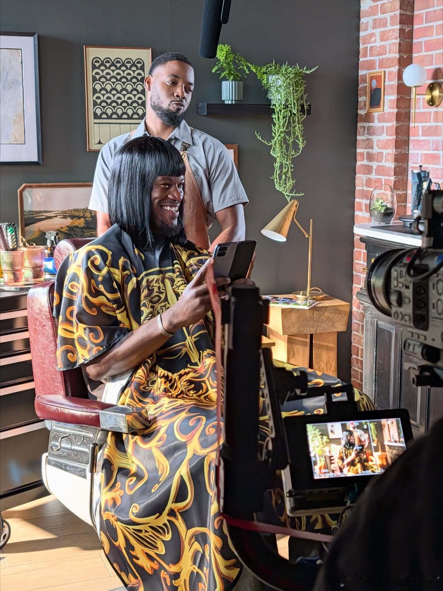 Hey Weibo! y’all feeling my new cut? 👀 