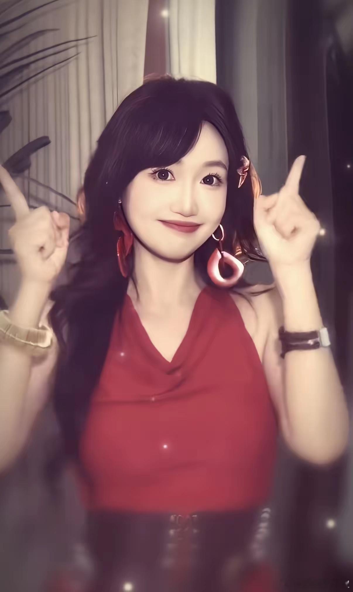 李行亮真的没有骗大家，麦琳瘦下来以后，真的很像安室奈美惠还有金莎！虽然是淡颜却很