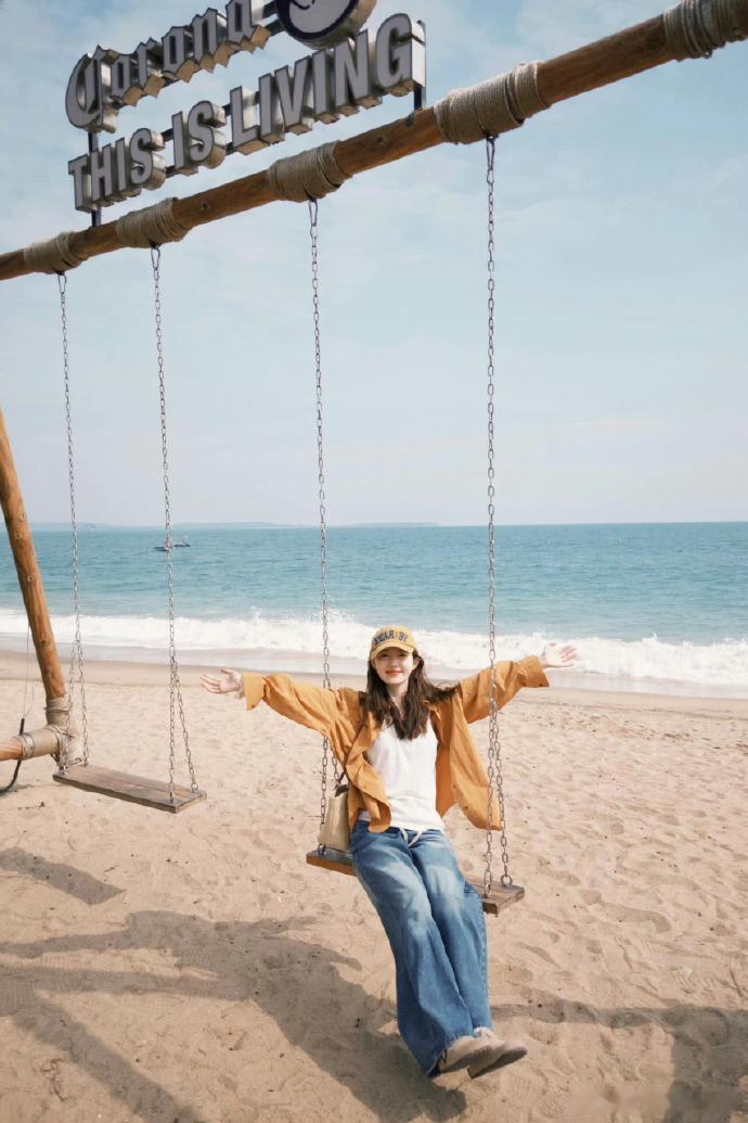 我发现好多人拍全身照一双手都不知道怎么摆 