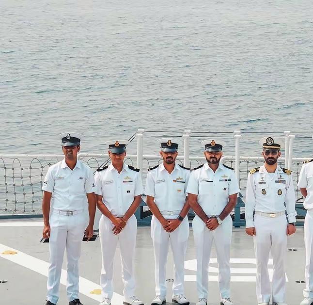 印度油轮勇闯霍尔木斯海峡，近日，两艘试图穿越海峡的印度籍油轮，被伊朗伊斯兰革命卫